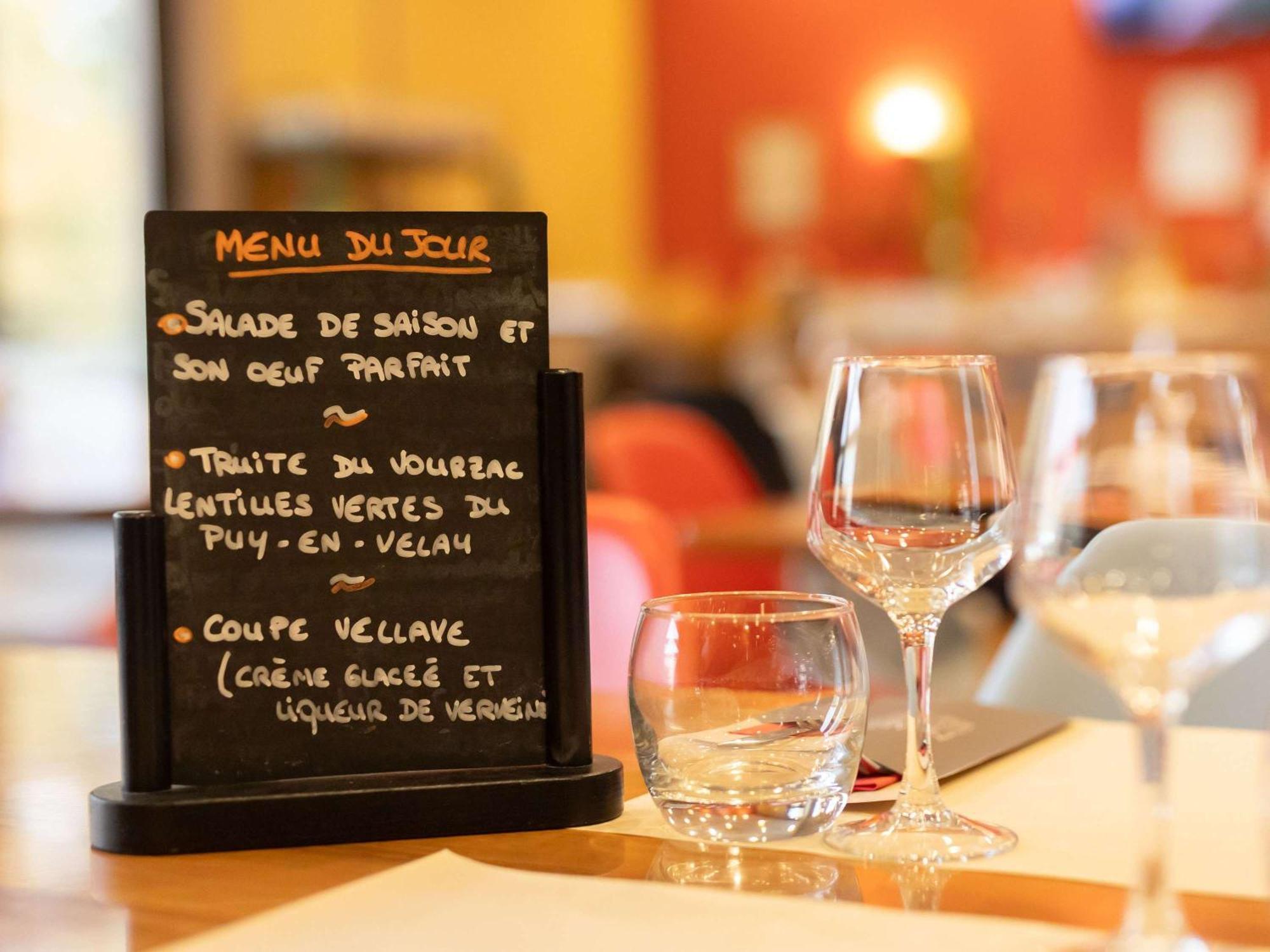 Ibis Le Puy-En-Velay Centre Hotel Екстериор снимка
