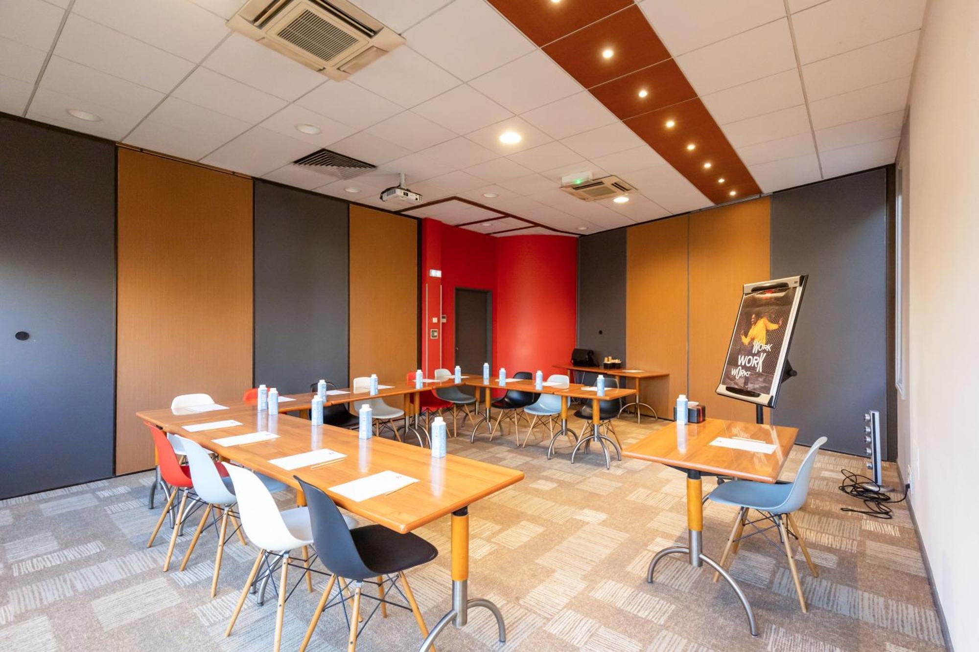 Ibis Le Puy-En-Velay Centre Hotel Екстериор снимка