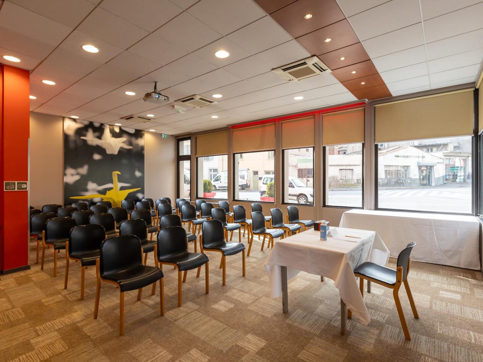 Ibis Le Puy-En-Velay Centre Hotel Екстериор снимка